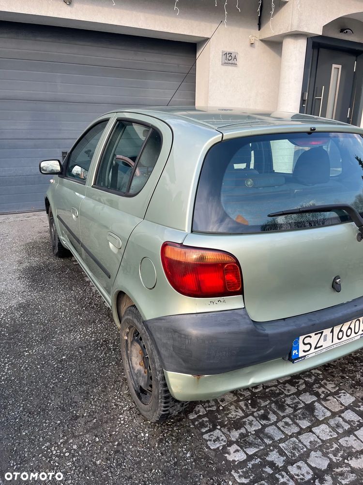 Toyota Yaris 1.0 Base - 7