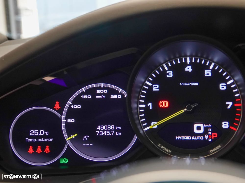 Porsche Cayenne Coupé E-Hybrid - 19