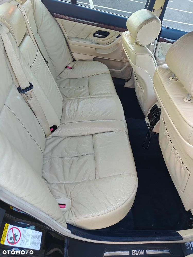 BMW Seria 7 - 22