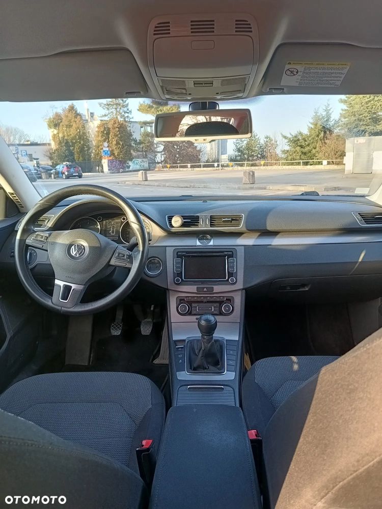 Volkswagen Passat 2.0 TDI Comfortline - 6