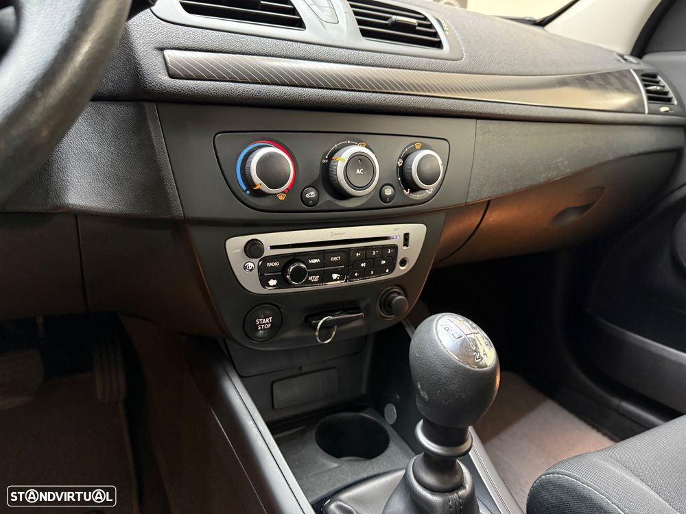 Renault Mégane 1.5 dCi Dynamique CO2 Champion - 11
