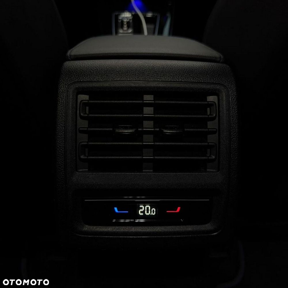 Volkswagen Golf - 21