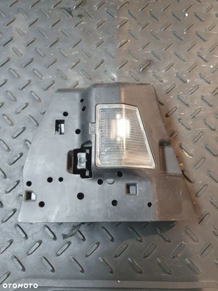 BMW Seria 3 E46 Uchwyt żarówki lampy panelu bocznego Tył Prawy 7165954 - 3