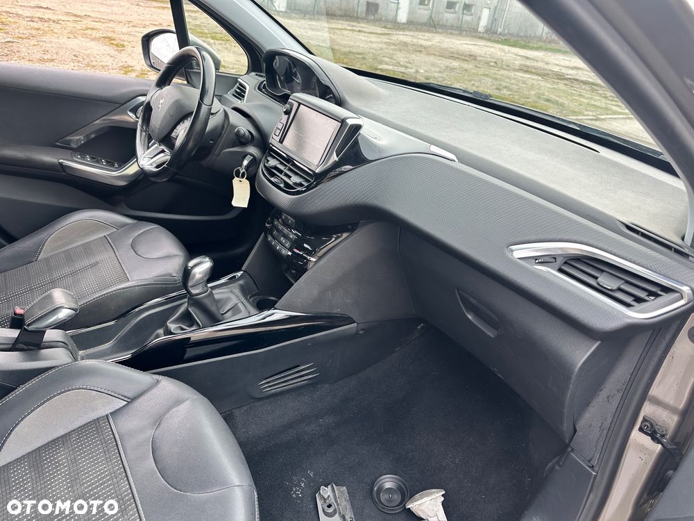 Peugeot 2008 BlueHDi 100 STOP & START Allure - 25