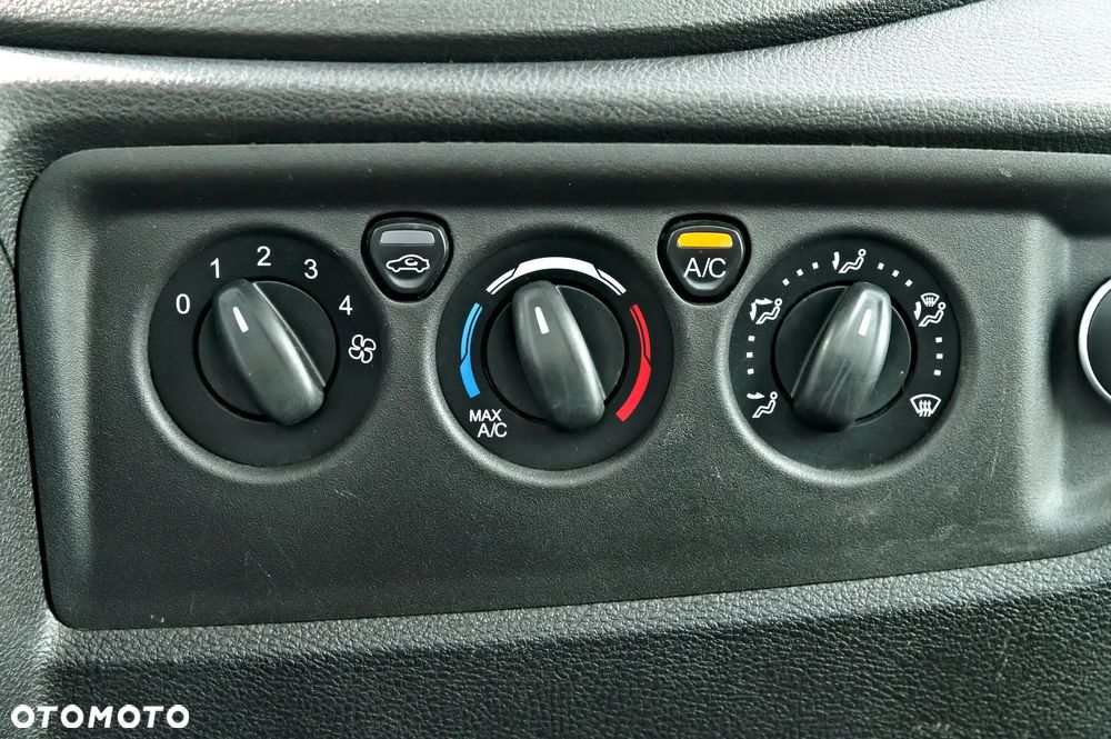 Ford Transit - 28