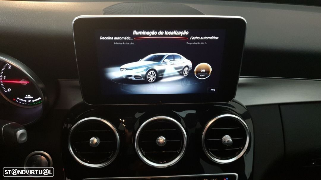 Mercedes-Benz C 300 h Exclusive - 32