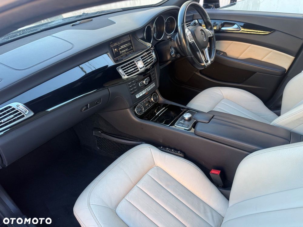 Mercedes-Benz CLS - 6
