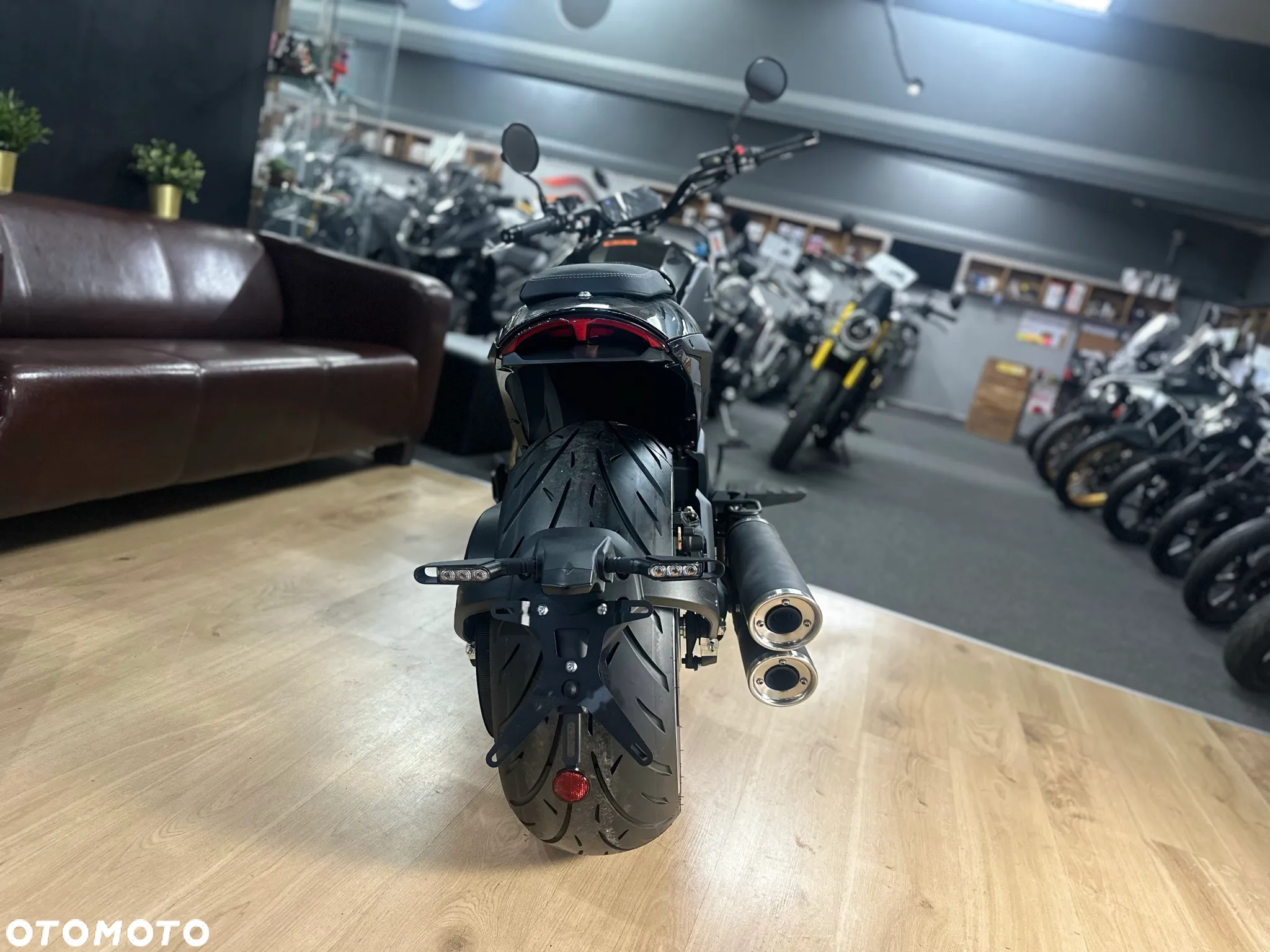 Morbidelli C1002V - 6