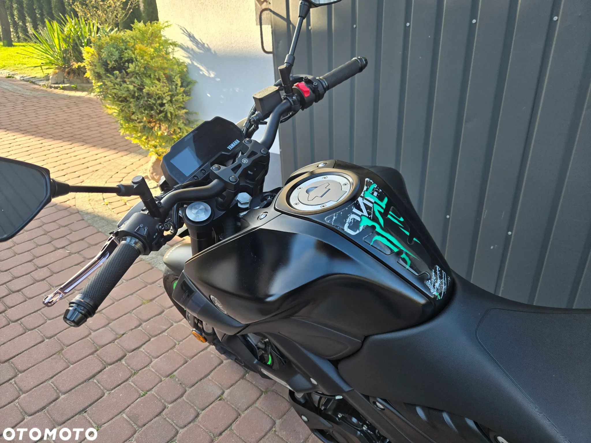 Yamaha MT - 16