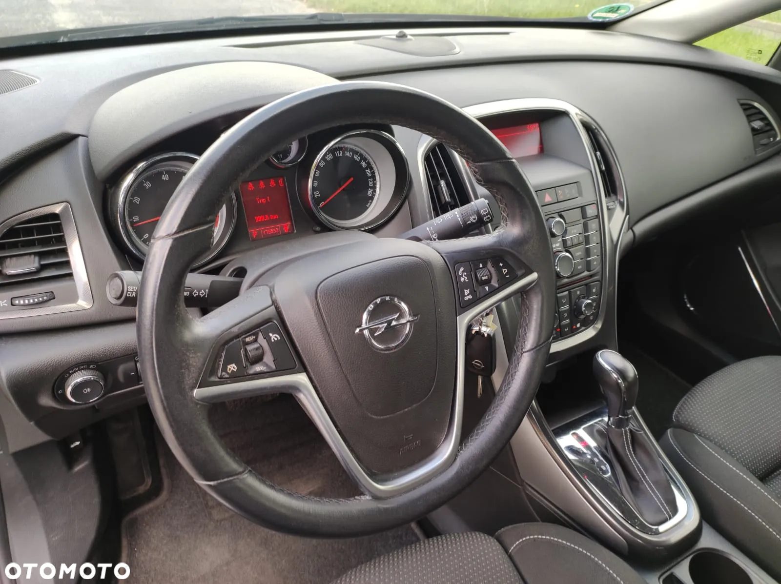 Opel Astra 1.6 Automatik Design Edition - 11