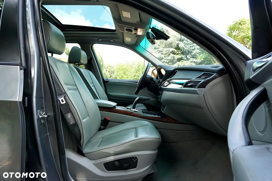 BMW X5 3.0si xDrive - 29