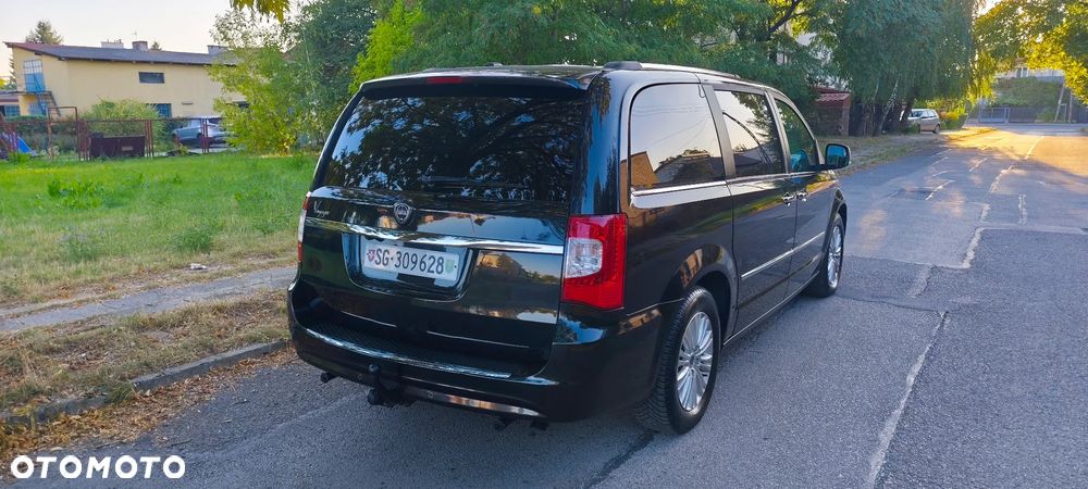 Lancia Voyager - 22