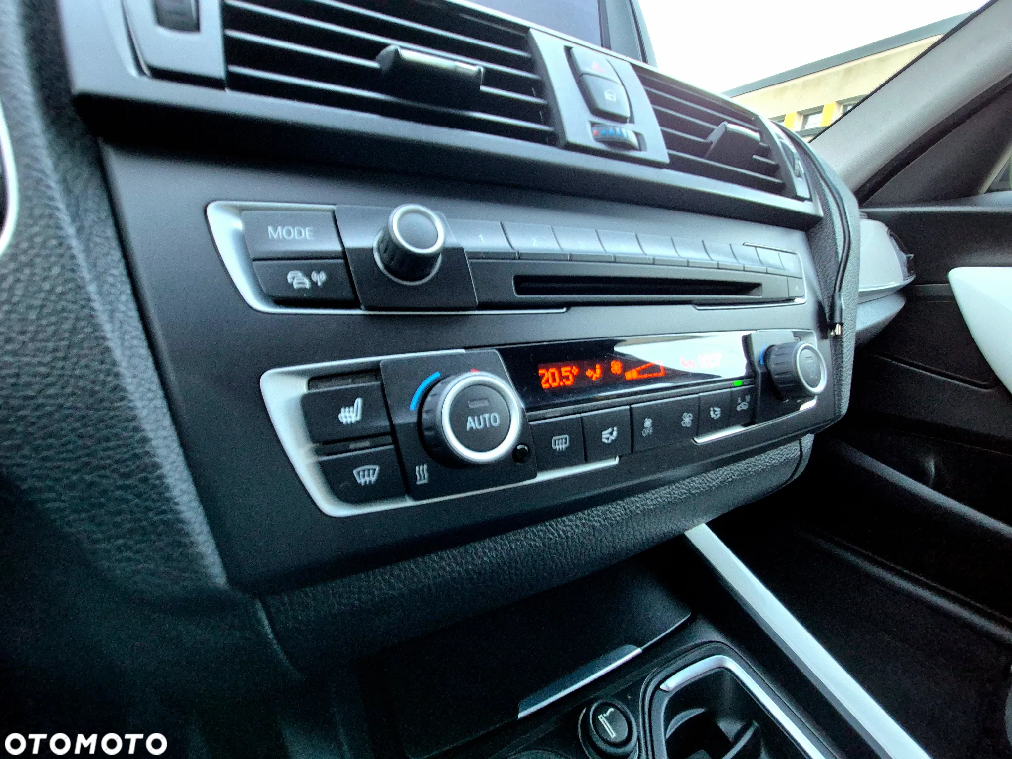 BMW Seria 1 118d Sport Line - 37