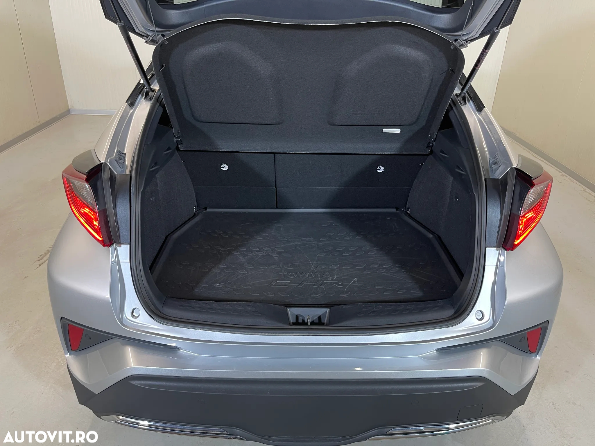 Toyota C-HR 2.0 HSD 184 CP 4x2 CVT Style - 12
