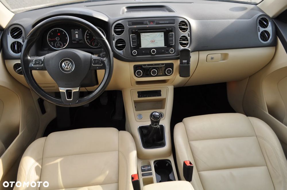 Volkswagen Tiguan 2.0 TDI DPF BlueMotion Technology Sport & Style - 18