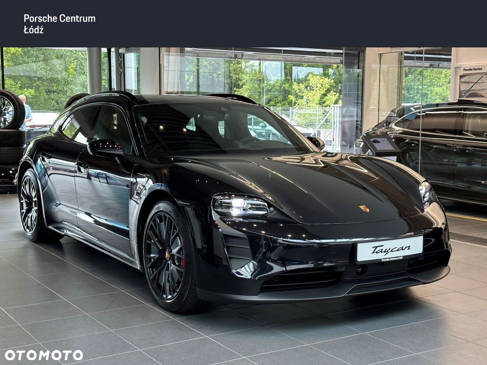 Porsche Taycan GTS Sport Turismo - 1