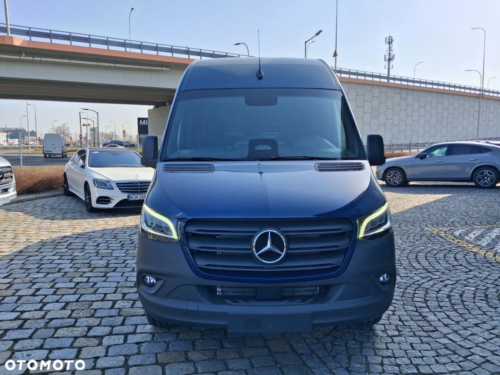 Mercedes-Benz Sprinter 319 CDI Furgon PRO długi - 4