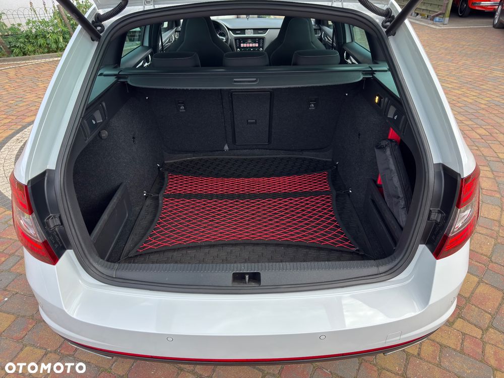 Skoda Octavia 2.0 TDI DSG RS - 20