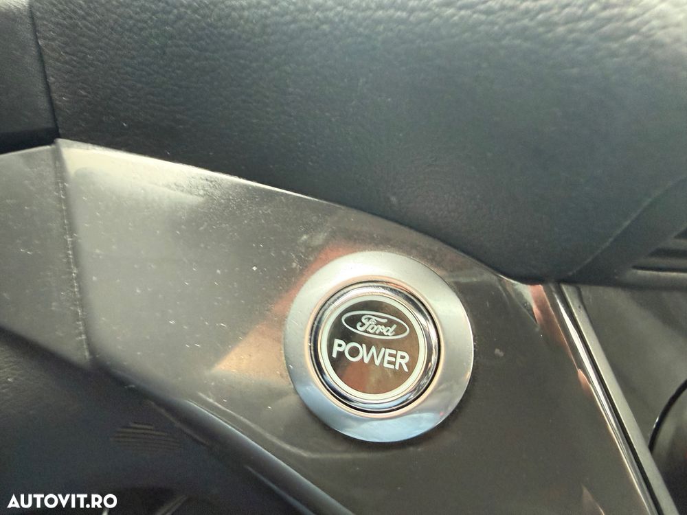 Ford Kuga 2.0 TDCi 4WD Powershift Titanium - 34