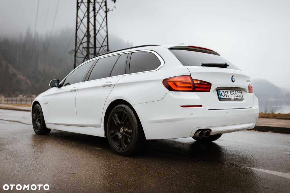 BMW Seria 5 520d xDrive - 2