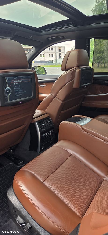 BMW Seria 5 550i - 5