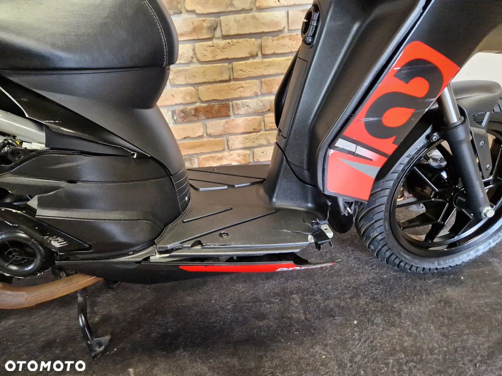Aprilia SR - 17