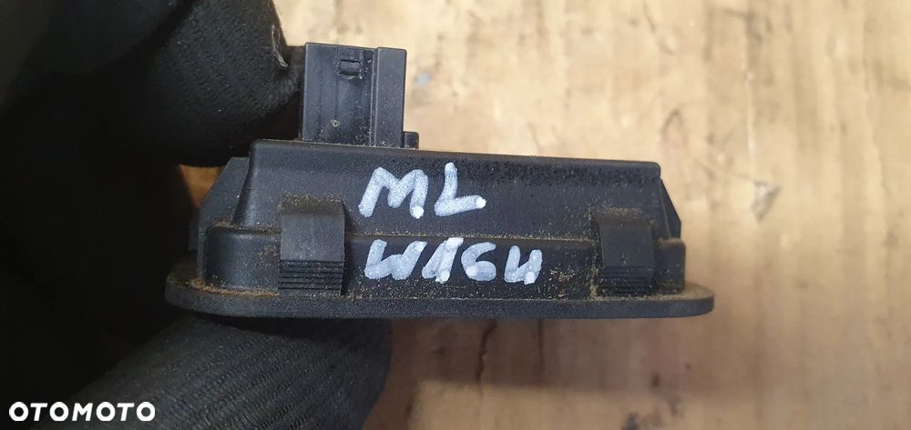Przełącznik włącznik otwierania klapy bagażnika Mercedes ML W164 2118219551 - 7