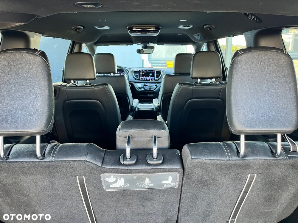 Chrysler Pacifica - 22