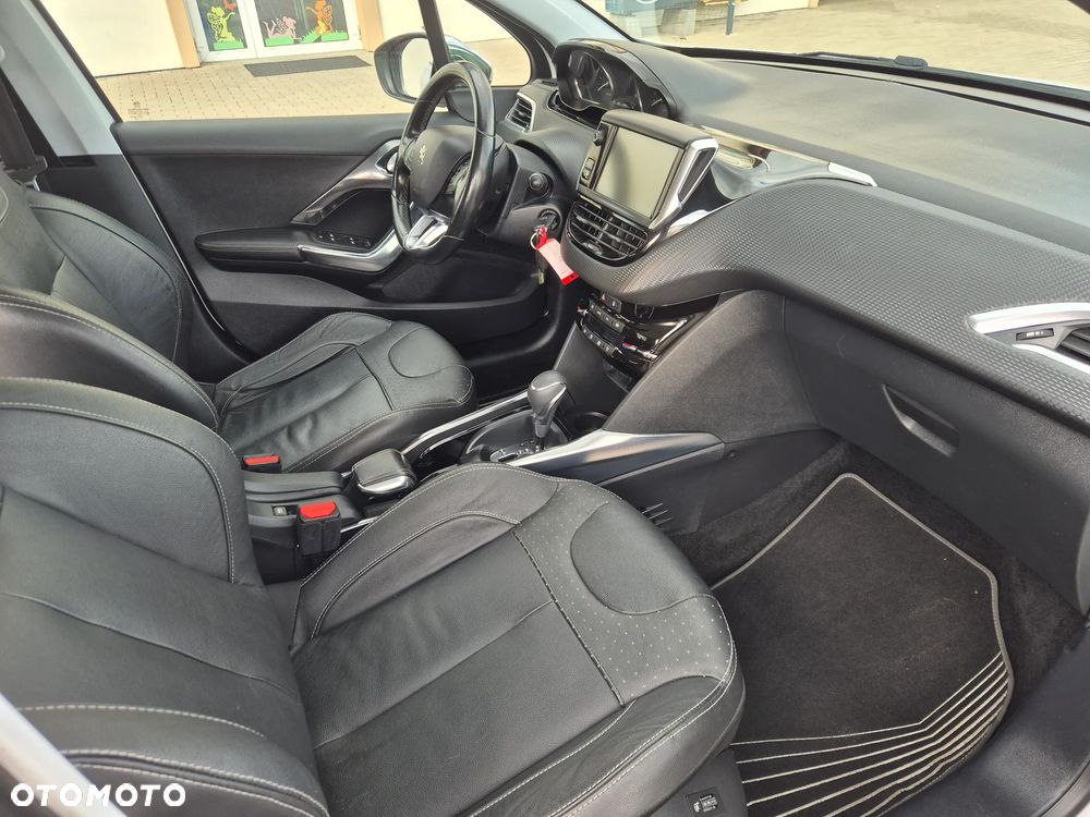 Peugeot 2008 1.2 Pure Tech Allure S&S EAT6 - 9