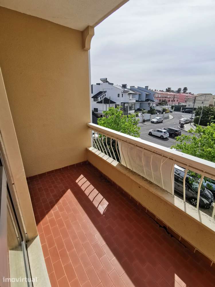 Apartamento T2 com garagem no Estoril - Grande imagem: 4/19