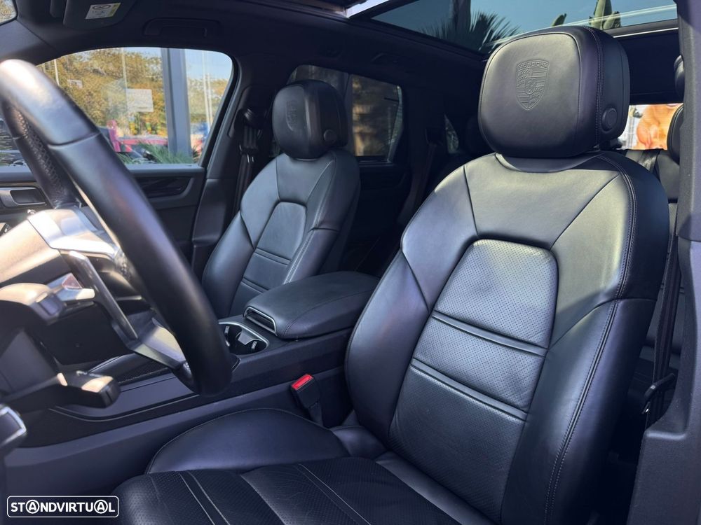 Porsche Cayenne E-Hybrid - 18