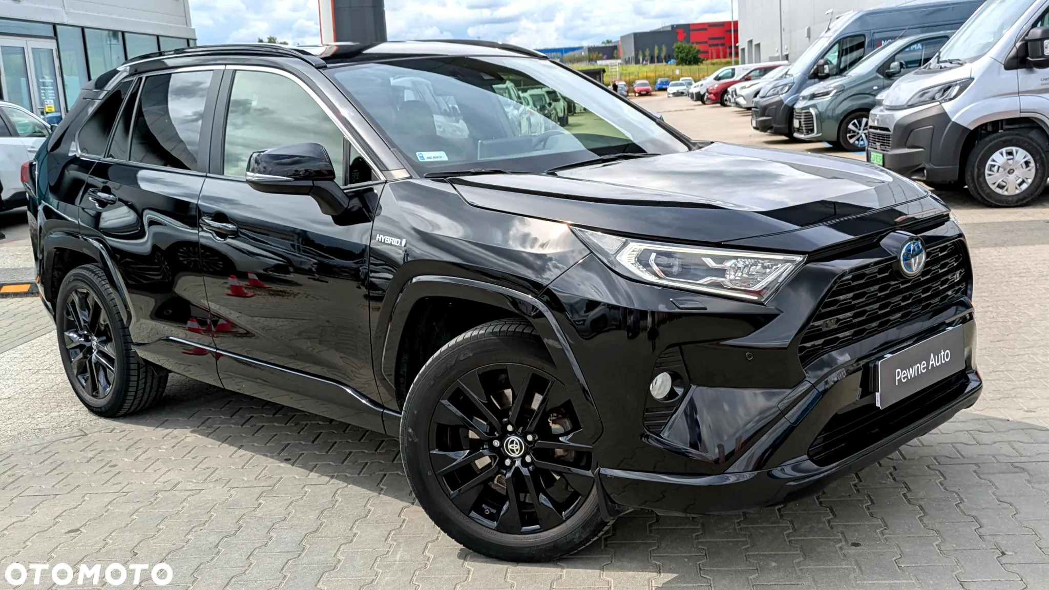 Toyota RAV4 2.5 Hybrid Black Edition by JBL 4x4 - 5