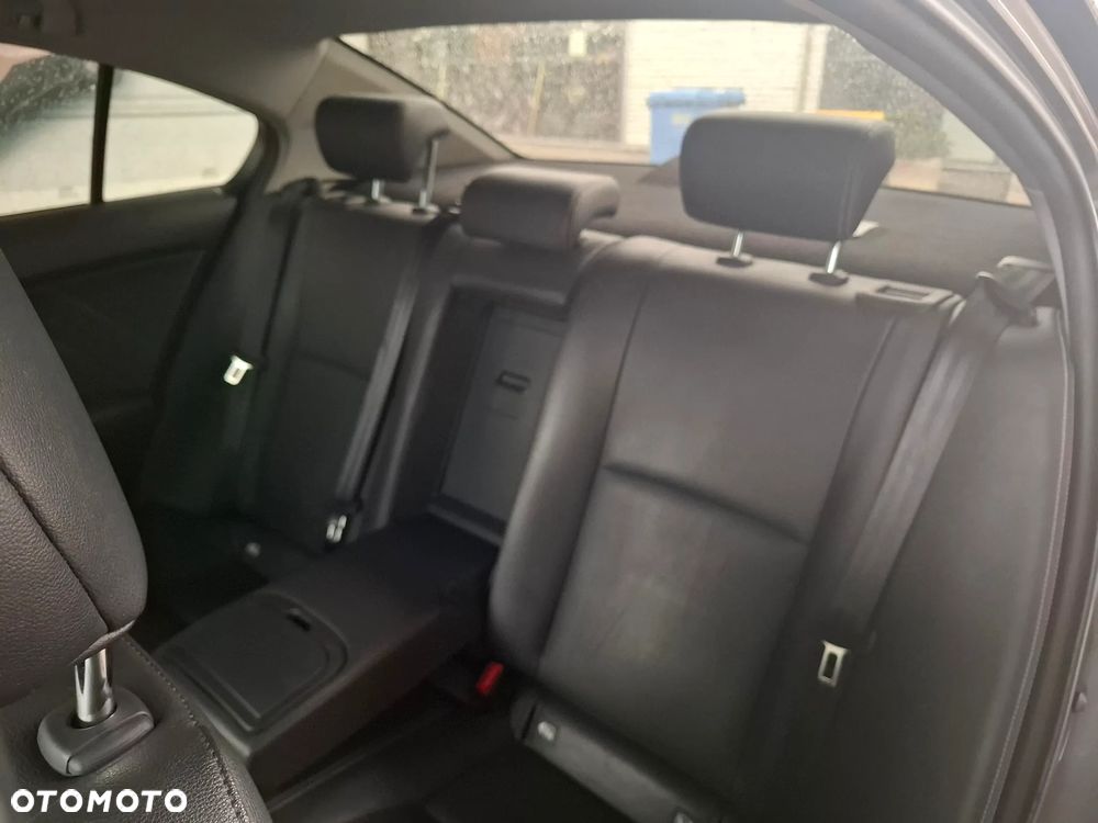 Toyota Avensis 1.8 Prestige - 16