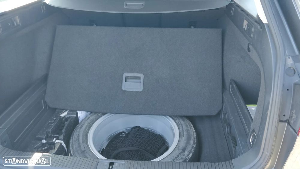 VW Passat Variant 2.0 TDi Highline - 15