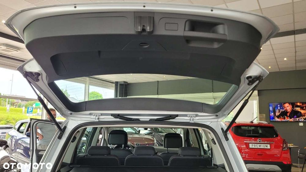 Volkswagen Touran - 29