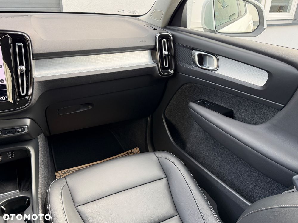 Volvo XC 40 B4 B DKG Momentum Pro - 11
