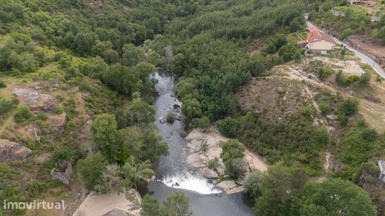 Moradia em Pedra com Charme e Versatilidade em Ferreirós do Dão - Grande imagem: 2/36