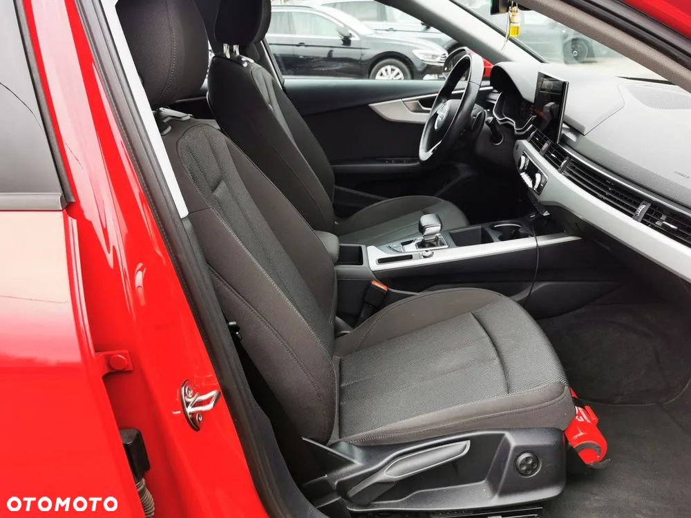 Audi A4 Avant 35 TDI Sport S tronic - 33