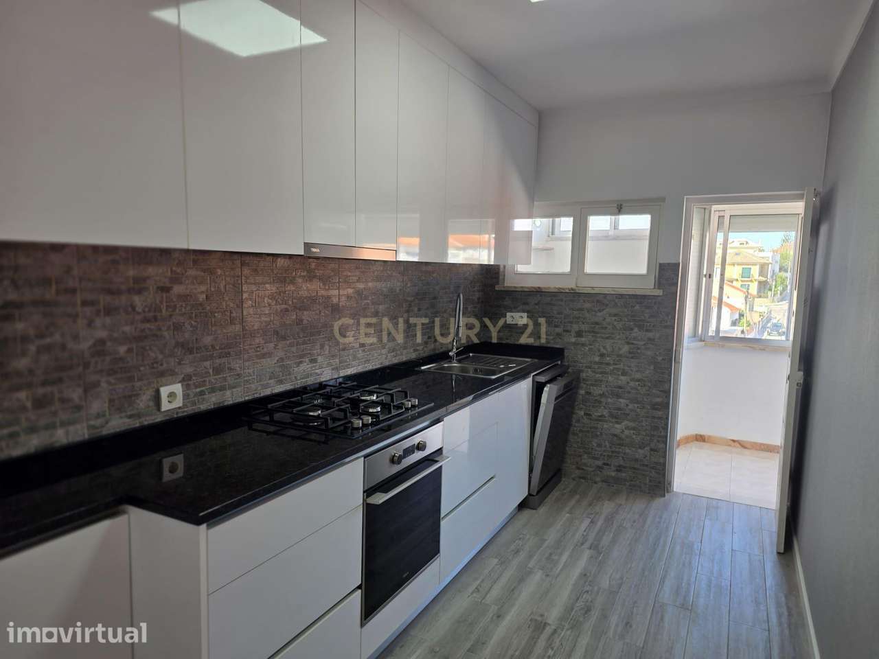 Apartamento T3 Renovado na Parede - Grande imagem: 3/25