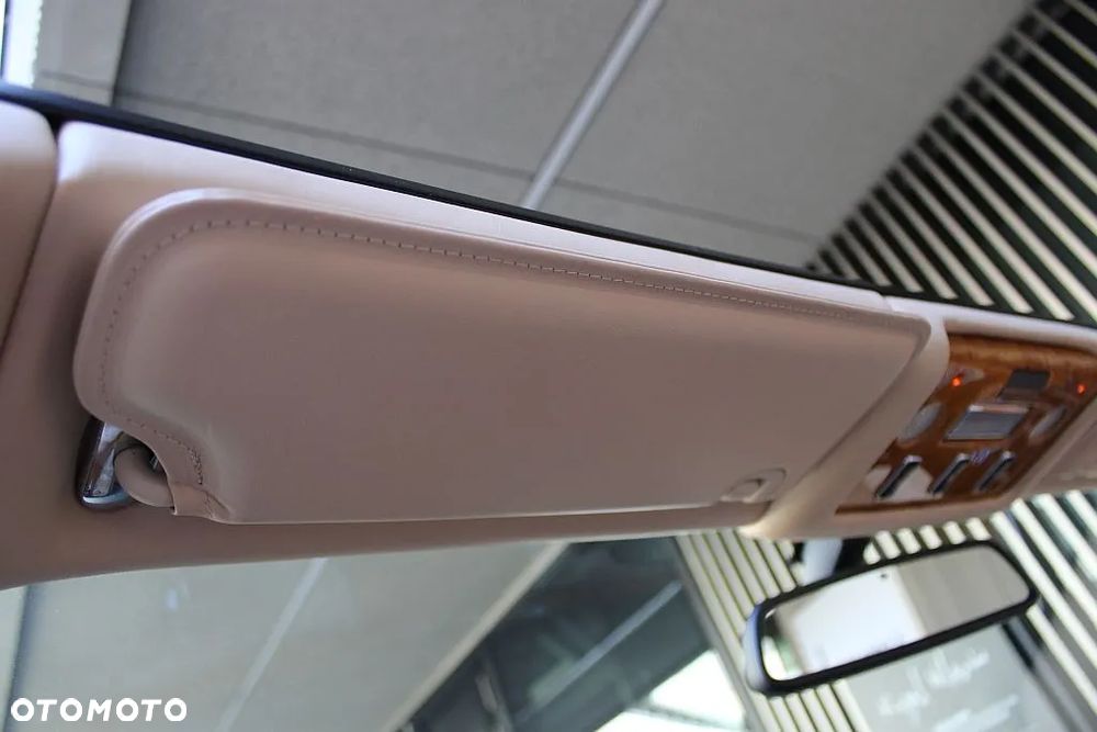 Bentley Azure Standard - 36