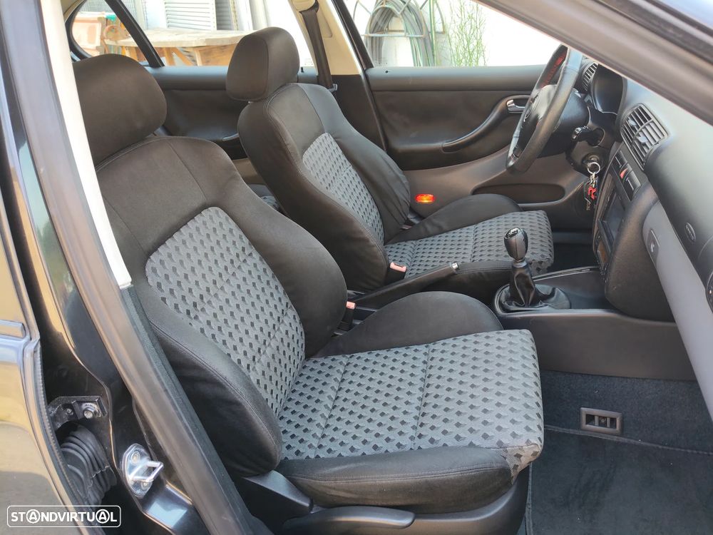 SEAT Leon 1.9 TDI Top Sport - 30