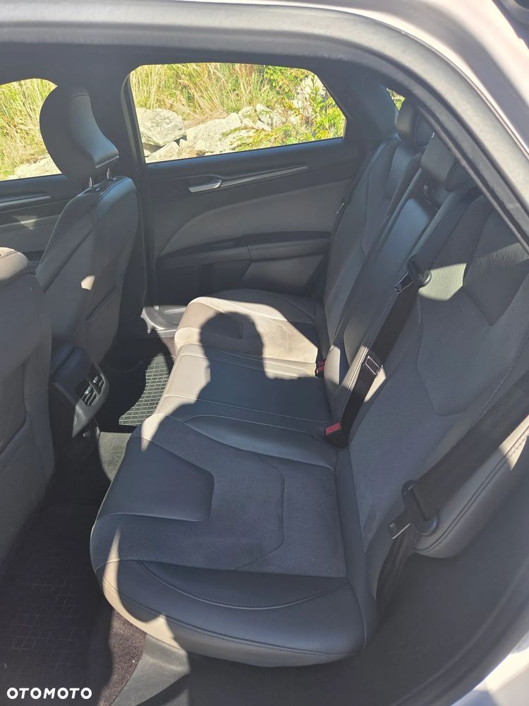 Ford Fusion - 5