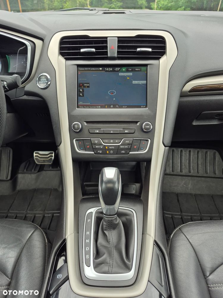 Ford Fusion - 14