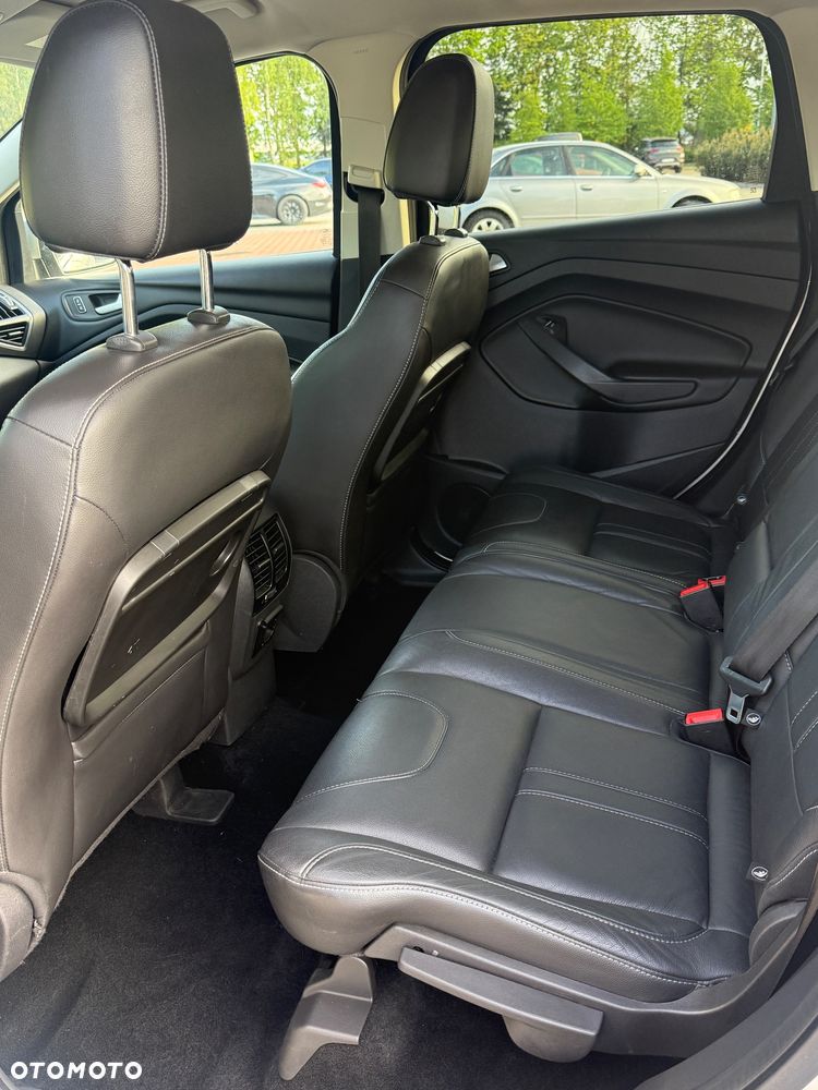 Ford Kuga 2.0 TDCi 2x4 Titanium - 34