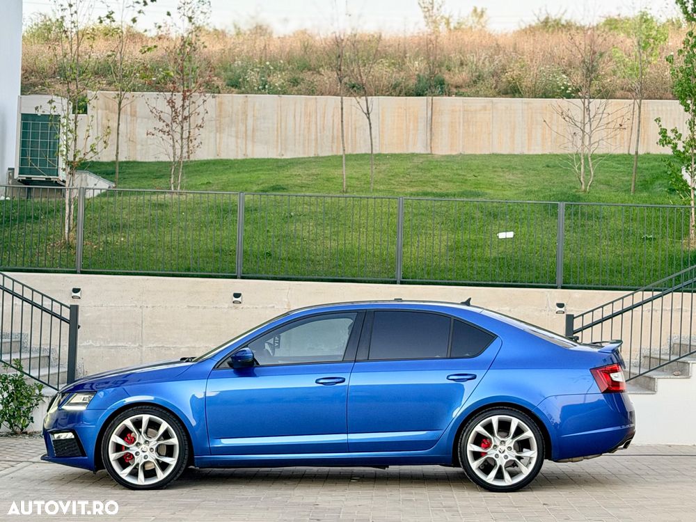 Skoda Octavia 2.0 TDI DSG RS - 9