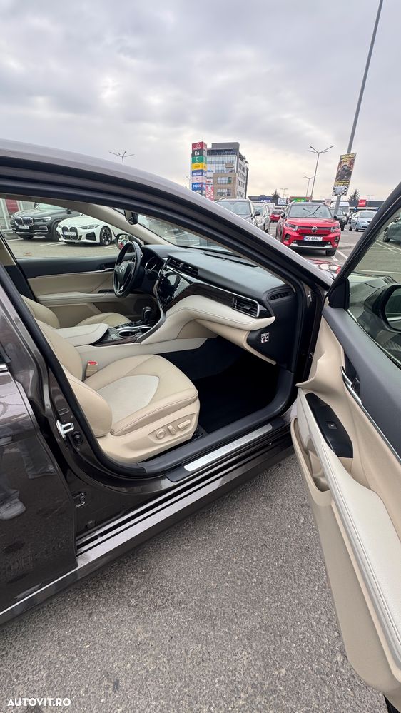 Toyota Camry - 5