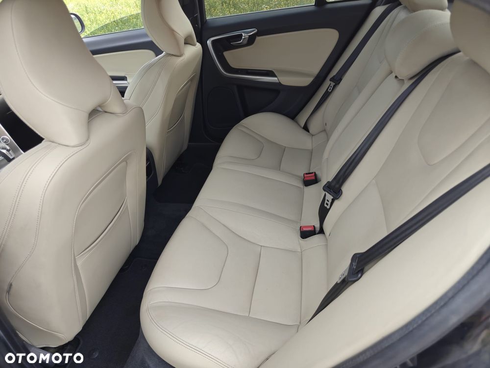 Volvo S60 T5 Drive-E R-Design Momentum - 10