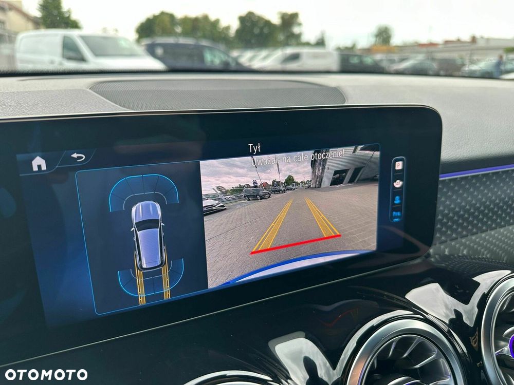 Mercedes-Benz GLB - 12