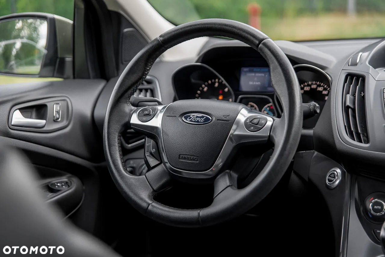 Ford Kuga 2.0 TDCi 2x4 Titanium - 33
