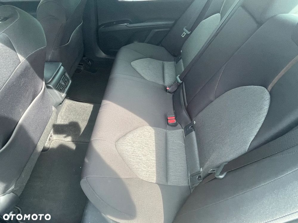 Toyota Camry 2.5 Hybrid Comfort CVT - 12